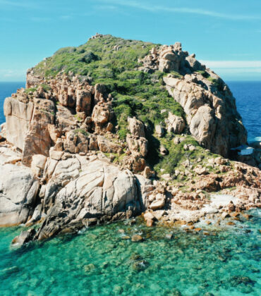 ‘Viên ngọc thô’ màu ngọc bích của vịnh Vĩnh Hy